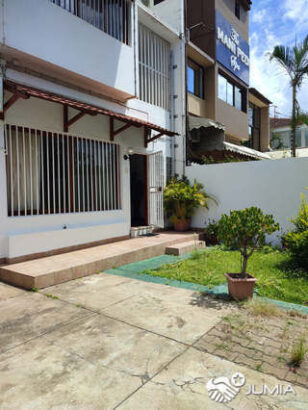 ARRENDA-SE MORADIA T5 COM JARDIM NA SOMMERSCHIELD 1