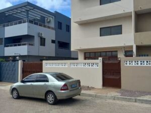 Excelente moradia  triplex próximo ao Tanque do Vila Sol