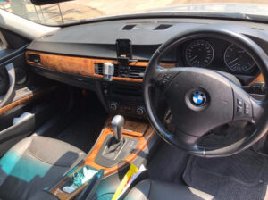 Vendo BMW em estado novo.