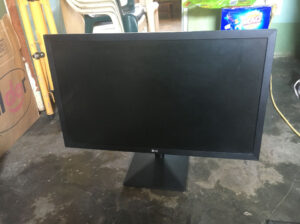 Monitor LG 24” HDMI & VGA