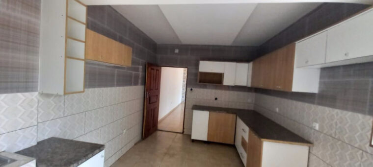 Vende se tipo 3 com tecto falso no bairro  das mahotas