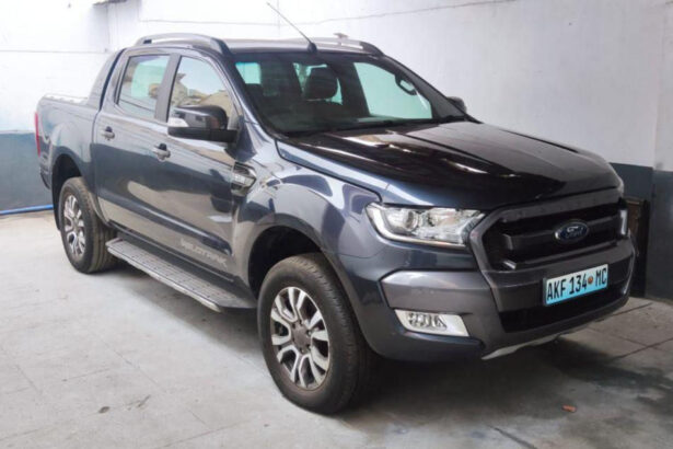 Vendo Modelo: Ford Ranger Wildtrack Modelo 2017 Caixa automática Sistema 4×4 Motor 3.2 CC  Super Legal Spotligths Escadas laterias