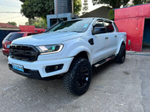 Vendo Modelo: *Ford Ranger XLT*  •Modelo 2013 •Facelift Raptor 2017 / T7 •Caixa Manual