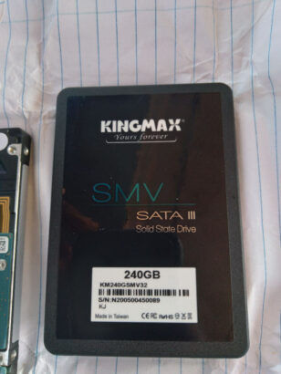 Ssd 240Gb sata.