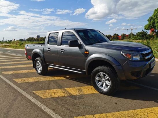 FORD RANGER super limpa