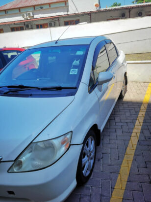 Honda Fit Aria 2005