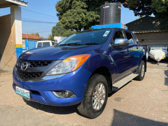 Mazda bt50 Modelo 2014 4×4 – Manual