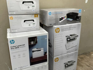 Impressora HP Laser Jet Pro M15W ( selada )