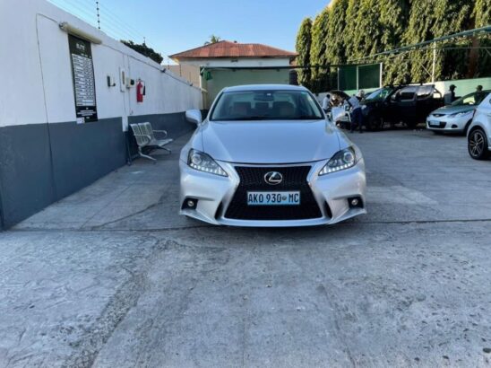 Vendo Lexus is350 7