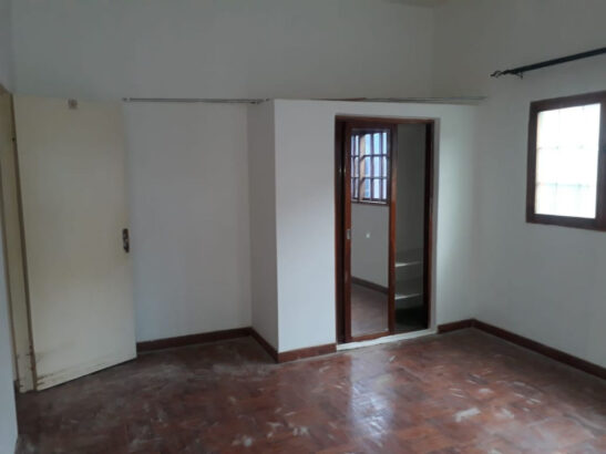 Aproveita  essa oportunidade  . Vende-se Moradia do Tipo 3 com suite no Fomento.