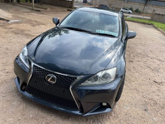 Lexus IS 7