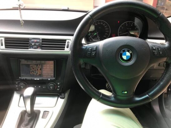 BMW 323i