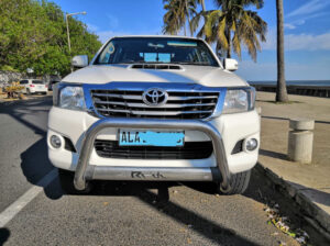 Vendo Modelo: *Toyota Hilux D4D Legend 45*  •Recem importado •Modelo 2014 •Caixa Manual •4×4 ON •Spotligths •87.000 Km