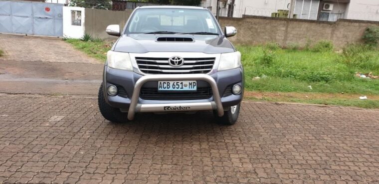 Toyota Hilux Raider 2013