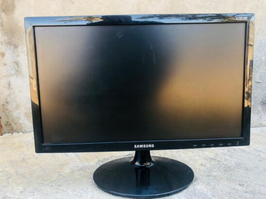 Monitor 19” Samsung super limpo