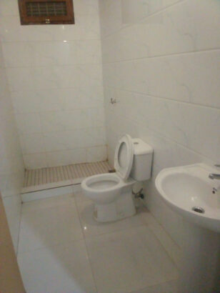 VENDO CASA TIPO2 LUXUOSA NAS MAHOTAS PARAGEM GUEBO TIJOLEIRAS TODA CASA TETO FALSO SUITT MASTER WC GERAL BOA VEDAÇAO CASA SUPER NOVAA VALOR:1.450.000 MZN GANHA TEMPO FICA RICO JA