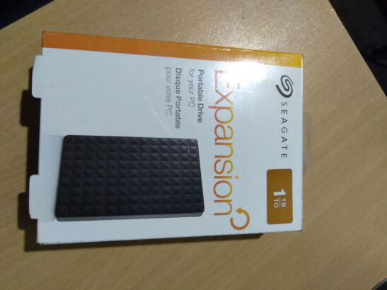 Hd externo  1tb seagate  na caixa