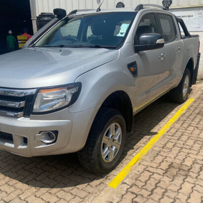 Ford ranger cinzento