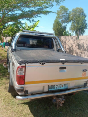 Ford Ranger XLT Modelo 2006 Caixa manual 4×4 Diesel 2.5 119000 klms Sistema de som