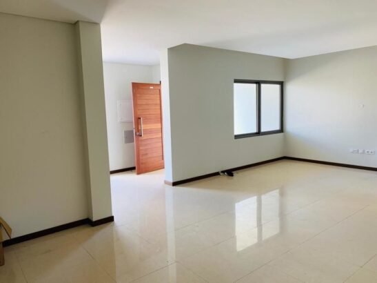 Moradia T4 a arrendar no condominio Khurula