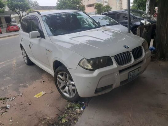 BMW X3 Modelo 2009  jantes especiais *BMW* Motor 2.5 CC