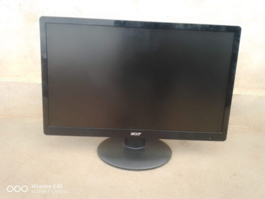 Vende-se excelente Monitor Dell SE2216H 22 polegadas Full HD 1920 x 1080 a 60 Hz VGA, DisplayPort