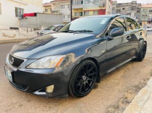 Vende-se Lexus IS-250 13