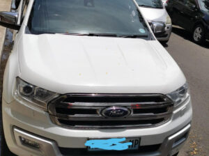 VENDO FORD EVEREST ADQUIRIDA NO AGENTE*  Tracção as 4 rodas Tecto panorâmico Parqueamento automático