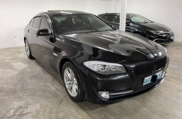 Vende-se BMW 535i recém chegado