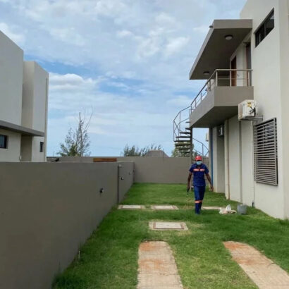 Arrenda-se Luxuosa Moradia Geminada T3 no Condomínio Nyumbani (Bairro da Dona Alice Próximo ao Aquapark)