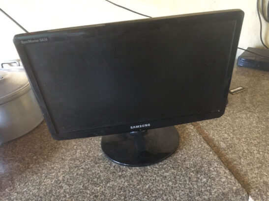 Monitor Samsung 19”