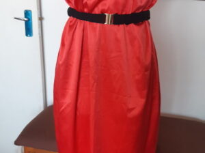 Vendo vestido em cetim (usado)