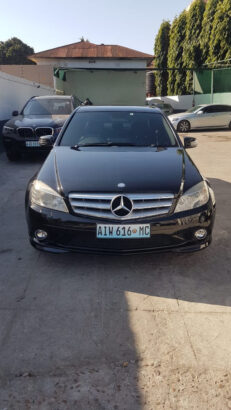 VENDE SE MERCEDES EM ÓTIMO ESTADO