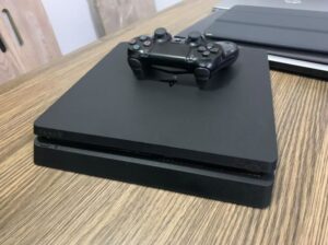 Ps4 slim 1TB 1joy com Jogos Digitais