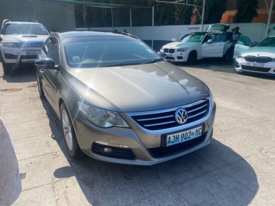 Vendo Volkswagen Passat 2011