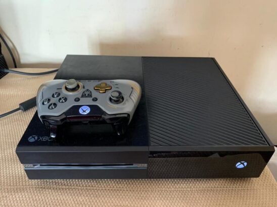 Xbox One 500GB  1 Joystick Limited Edition