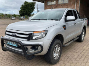 Ford Ranger XLS Club cab  *Recém importado* – Motor 3.2cc -4×4