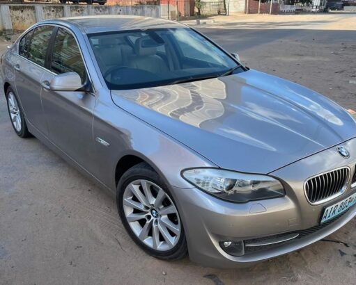 BMW 523i Ano 2011