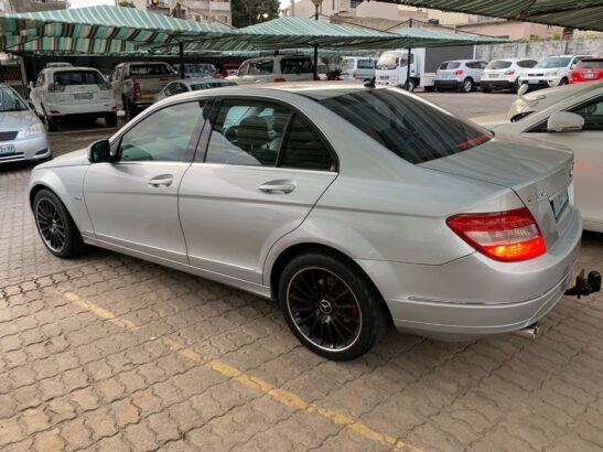 Vendo Mercedes benz c180