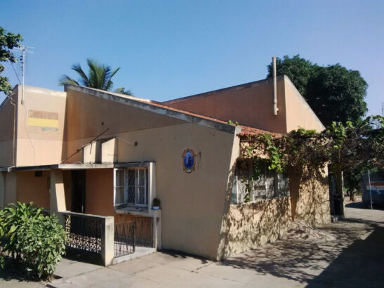 __@Proveite esta “OFERTA” Vende-se Moradia colonial Tp2 Cidade da Matola, com excelente localização quintal enorme 30×60 perto da casa da Verônica Macamo, custa