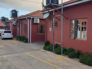 VENDE-SE MORADIA TIPO2 NO CONDOMÍNIO NO BAIRRO DO BAGAMOYO 2 Quartos,  Onde Uma Suíte; Sala Ampla; Cozinha Moderna Equipada; Wc Geral Climatizada (Ac E Água Quente);  Condomínio Seguro, Nobre E Organizado.