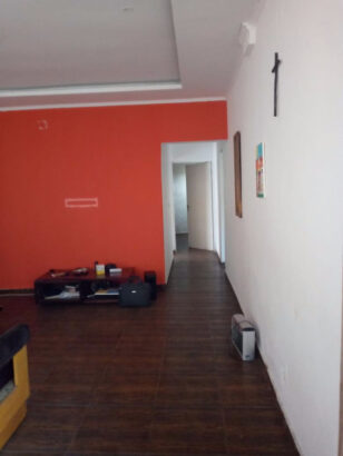 Vende se uma casa tipo 2 na dona lice