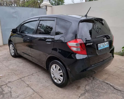 Recém Importado* -Honda Fit; -Motor 1.3 I-Vtec; -Modelo 2009; -74000 Km; -Interior Preto;