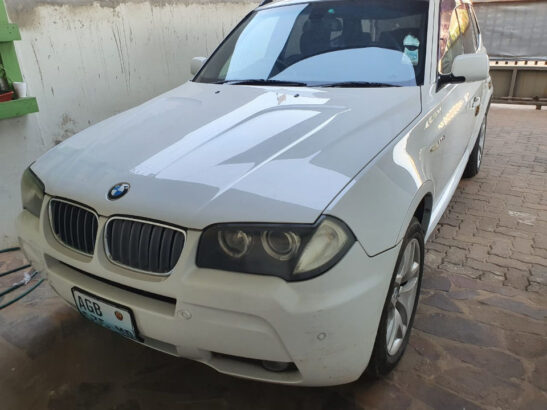 Vendo Modelo: BMW X3 Mpower 2.5si Gasolina Ano: 2006 110mil km’s Motor seco Caixa Automática 4WD 260 km/h AC em boas condições Suspensão impecável Body kit Interior todo preto  Botões no volante Todos acessórios novos