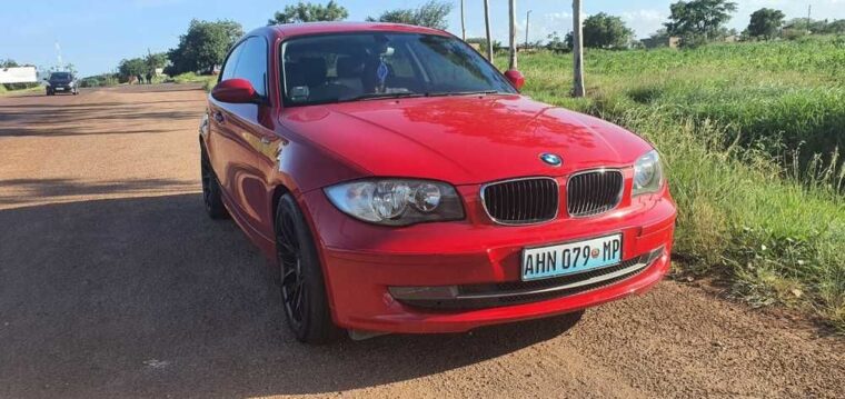 BMW 2008 Recém importado 1 série super novo