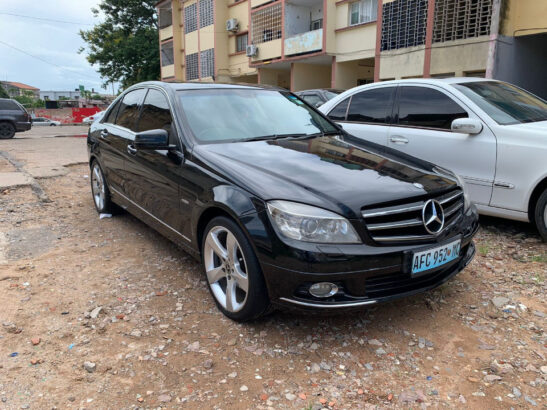 Mercedes-Benz C200 Ano 2009 Motor 2.0  Klm 127 mil Caixa Automática  Bancos em couro