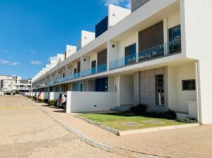 Moradia T4 a arrendar no condominio Khurula