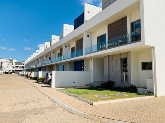 Moradia T4 a arrendar no condominio Khurula