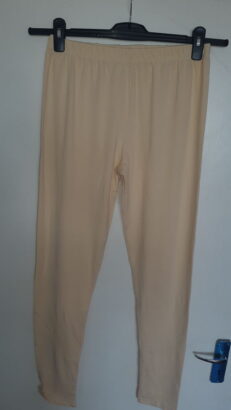 Vendo legging nova (Malha )