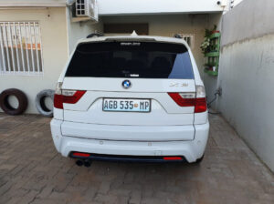 Vendo Modelo: BMW X3 Mpower 2.5si Gasolina Ano: 2006 110mil km’s Motor seco Caixa Automática 4WD 260 km/h AC em boas condições Suspensão impecável Body kit Interior todo preto  Botões no volante Todos acessórios novos